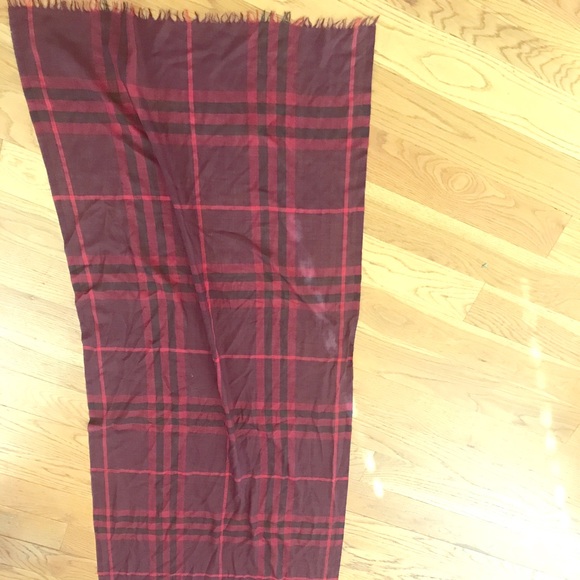 Lightweight Maroon Burberry Scarf